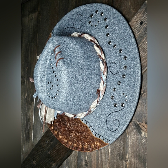NWT Grey Felt Burned Fedora With Genuine Leather And Silver Studs main image 4
